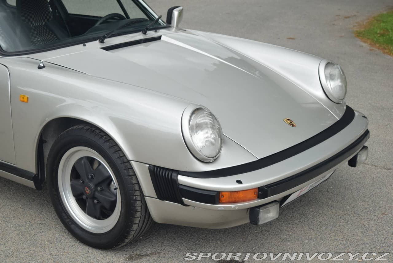 1982 Porsche 911 - 9