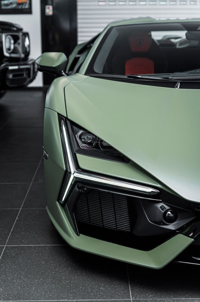 2024 Lamborghini REVUELTO - 12