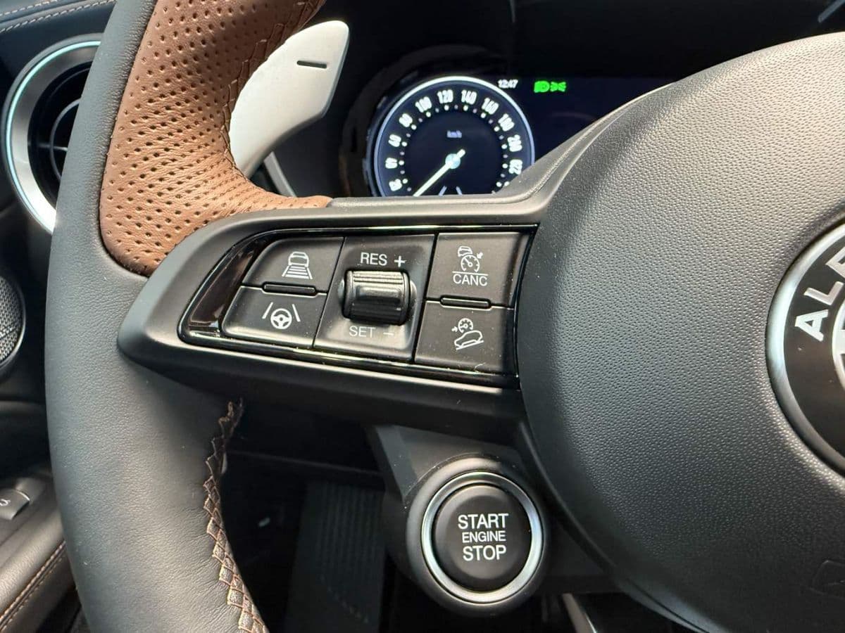 2025 Alfa Romeo STELVIO - 10