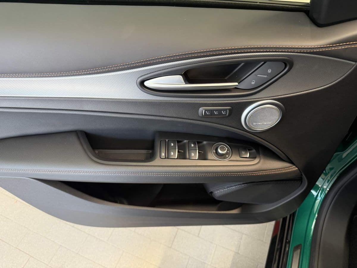 2025 Alfa Romeo STELVIO - 16