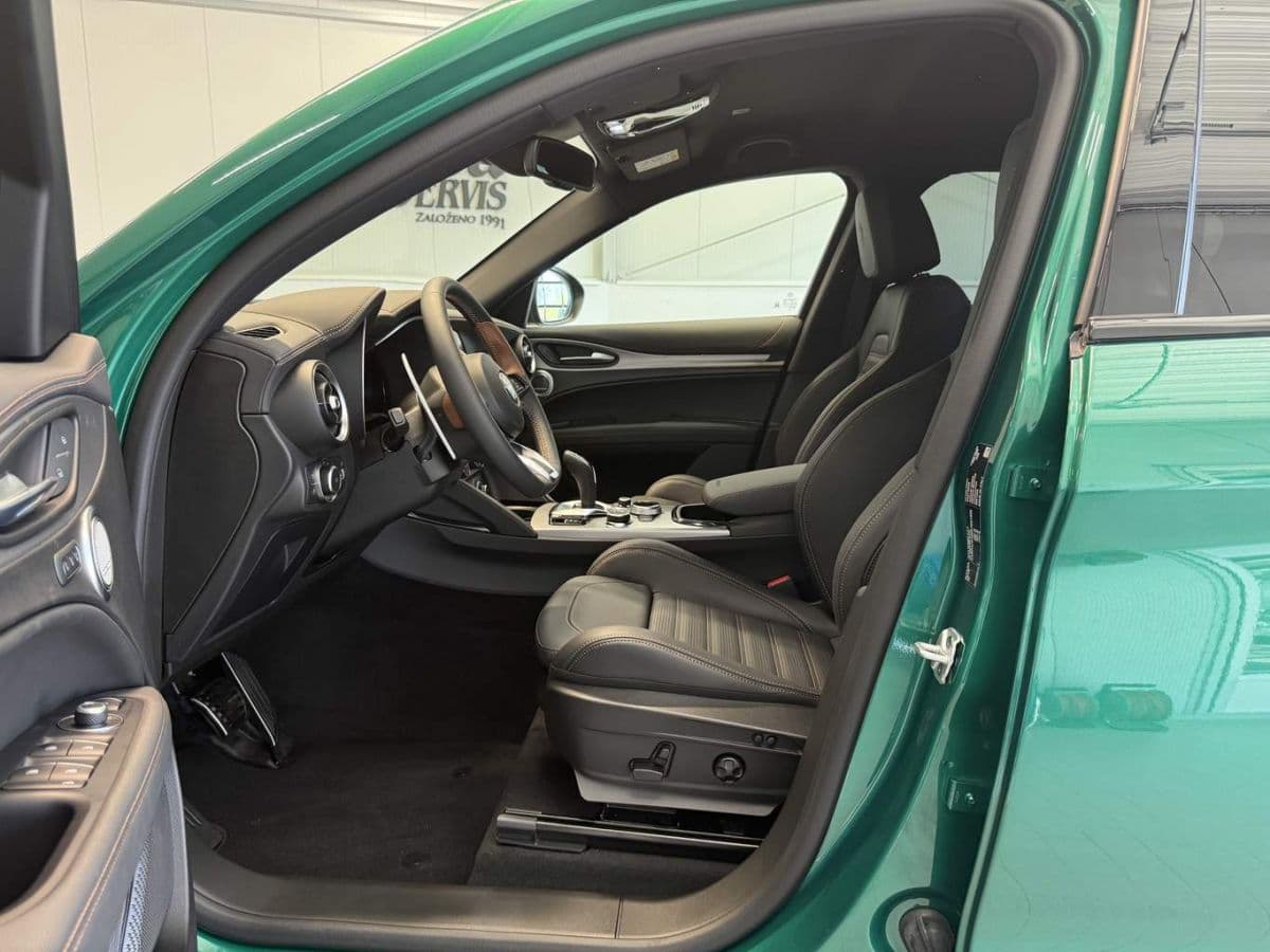 2025 Alfa Romeo STELVIO - 17