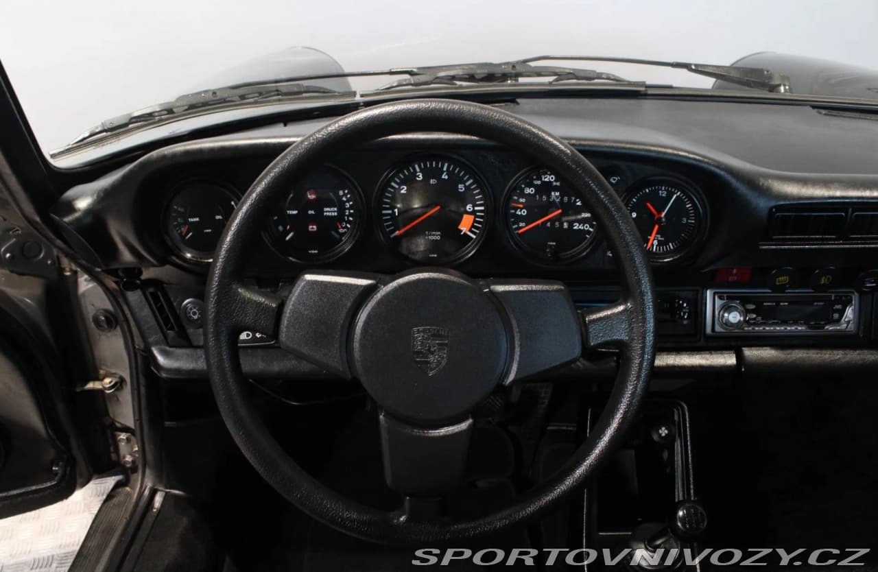 1981 Porsche 911 - 12