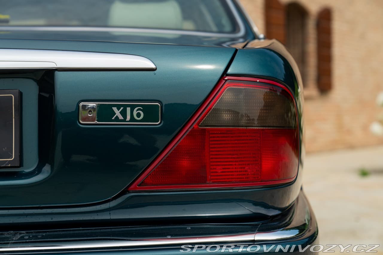 1995 Jaguar XJ - 12