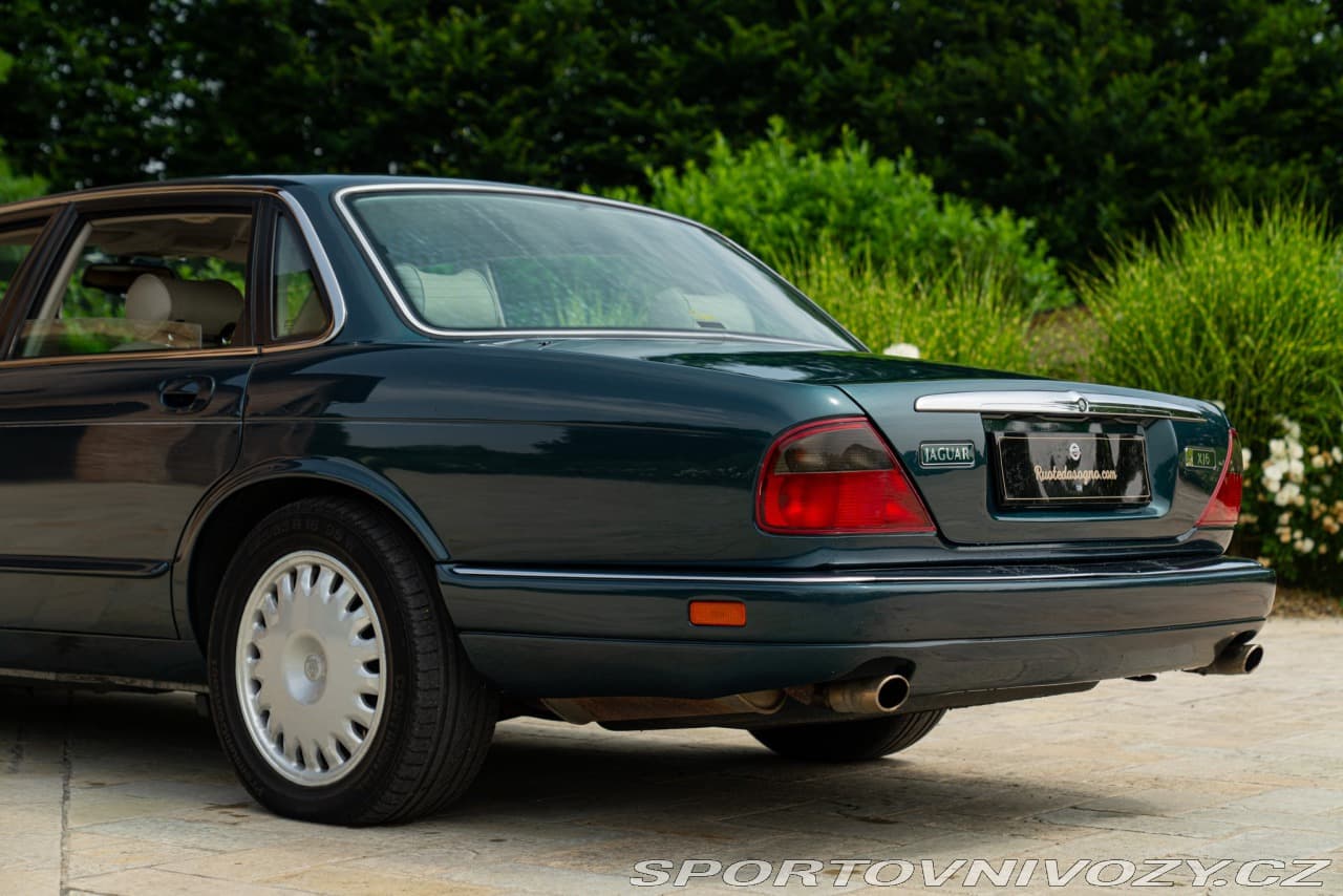 1995 Jaguar XJ - 8
