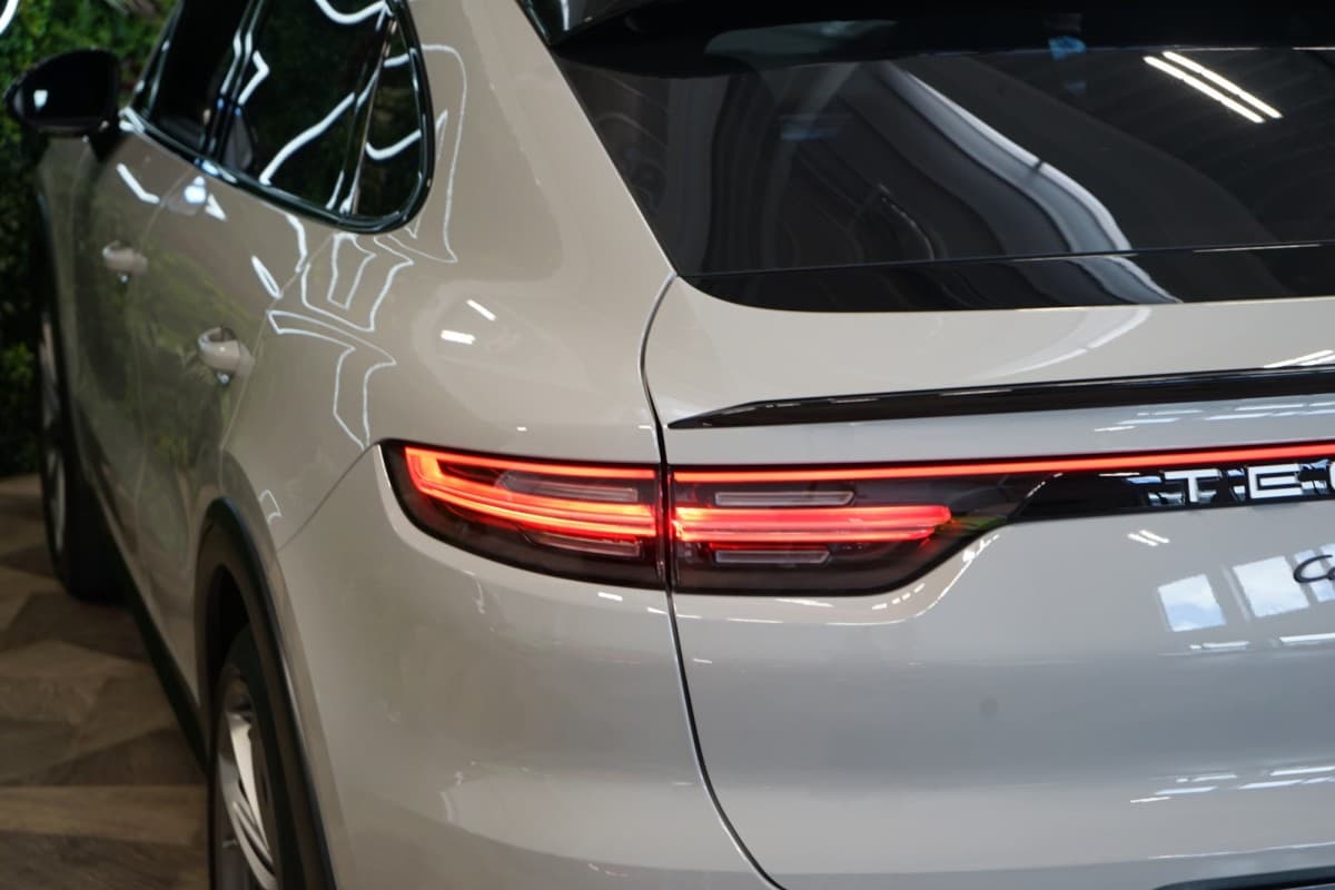 2022 Porsche Cayenne - 25