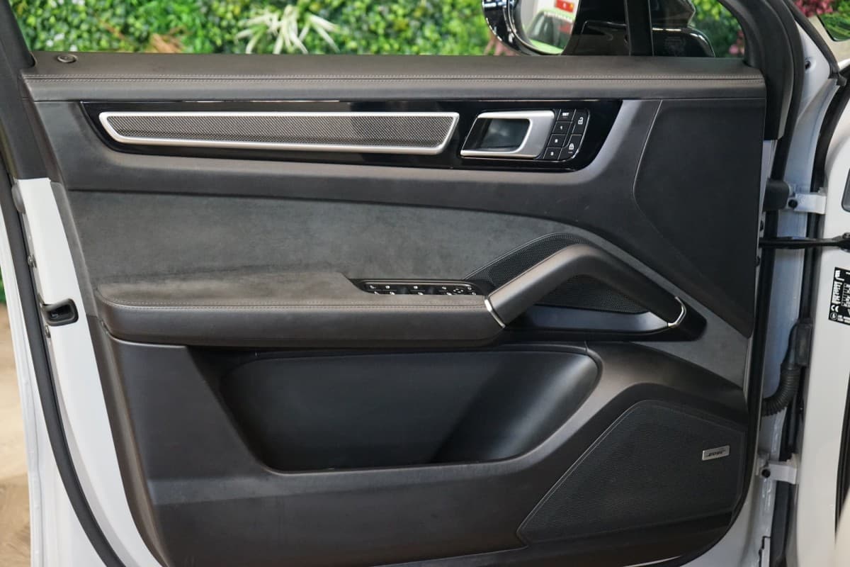 2022 Porsche Cayenne - 31