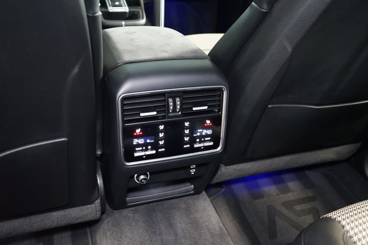 2022 Porsche Cayenne - 33