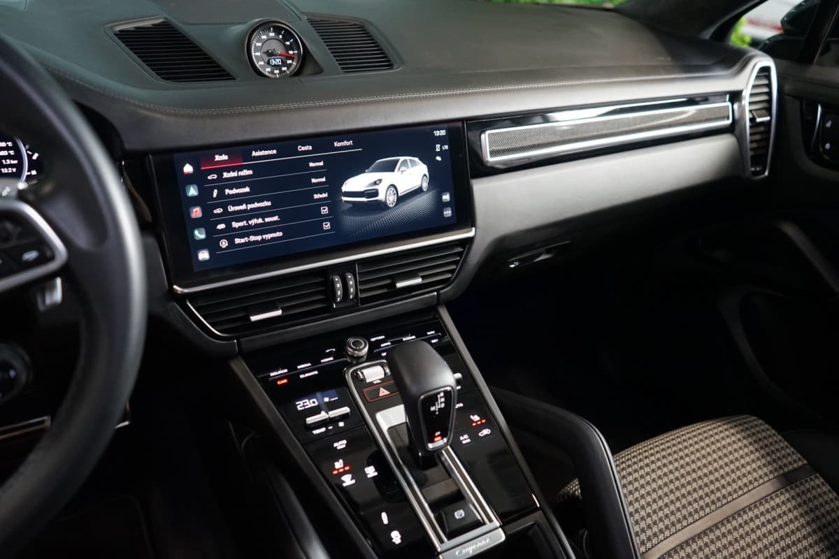 2022 Porsche Cayenne - 37