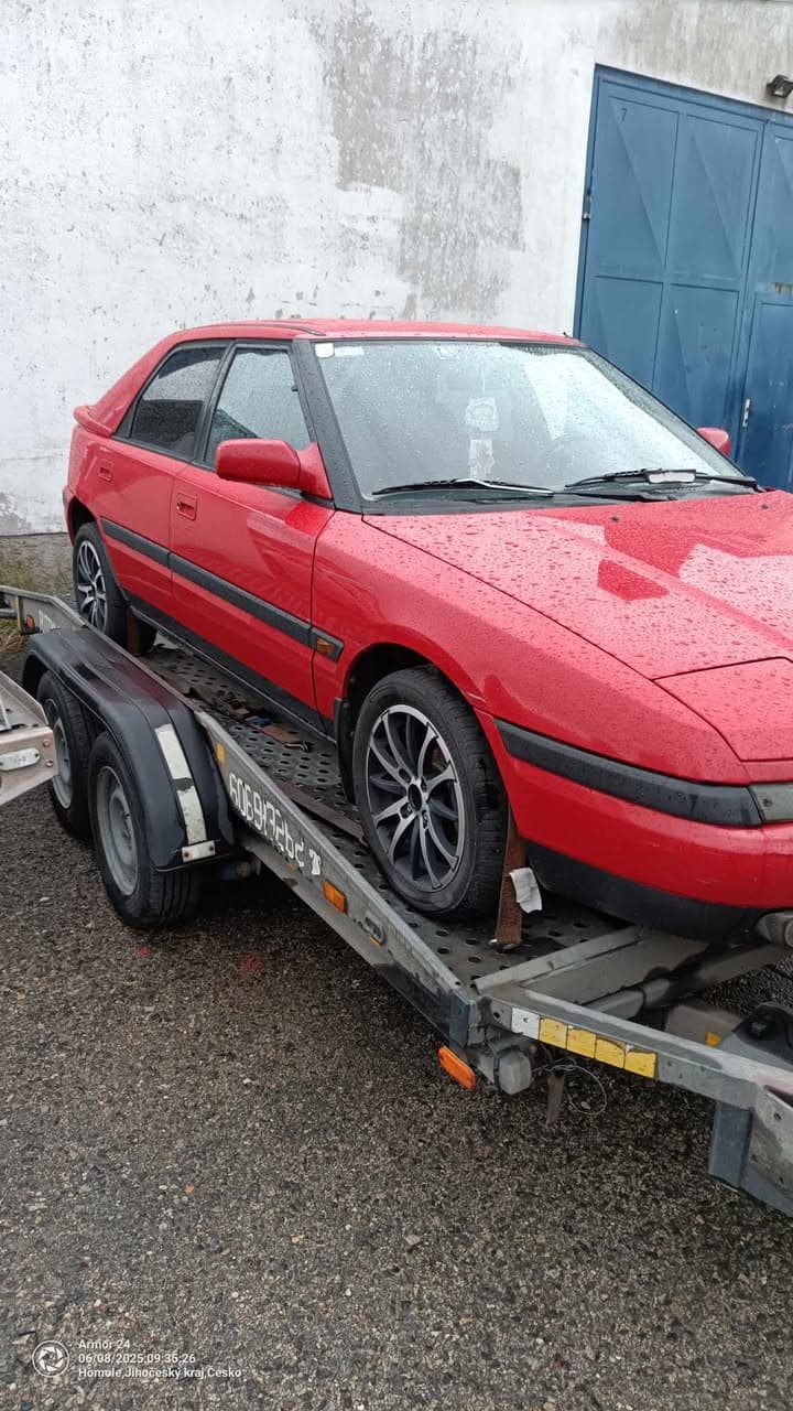 1991 Mazda 323 - 10