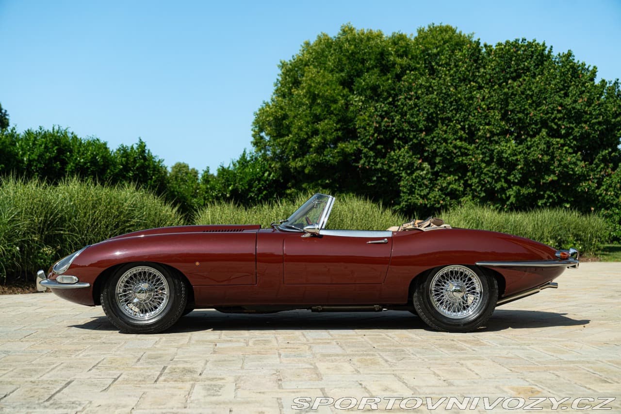 1964 Jaguar E-TYPE - 15