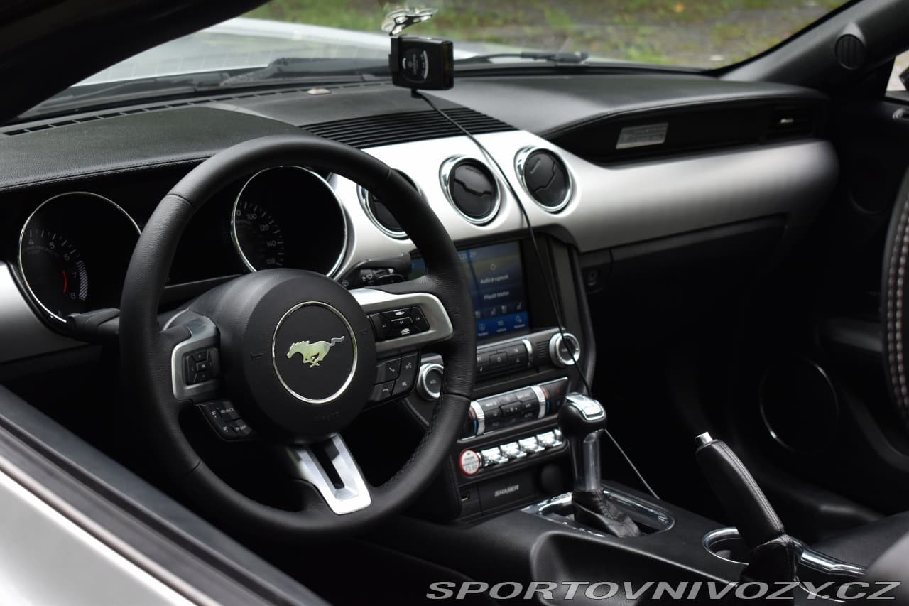 2015 Ford MUSTANG - 11