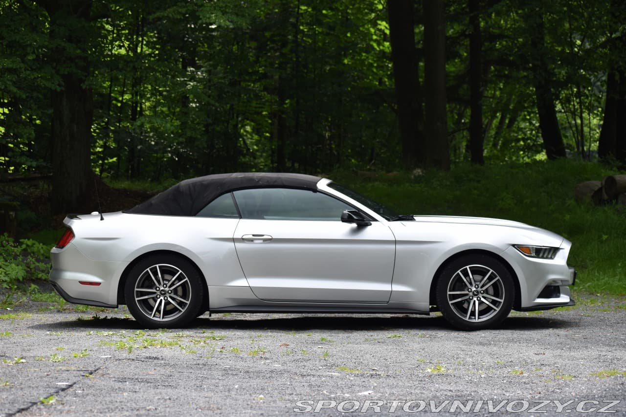 2015 Ford MUSTANG - 9