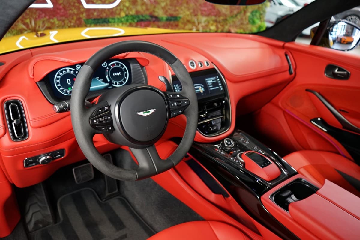2023 Aston Martin DBX - 11