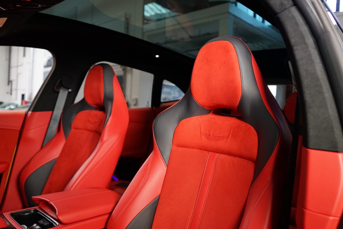 2023 Aston Martin DBX - 14