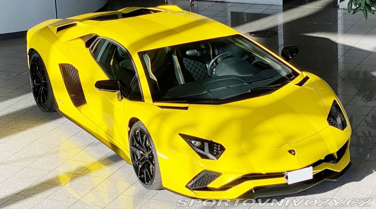 2017 Lamborghini AVENTADOR