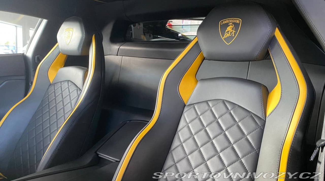2017 Lamborghini AVENTADOR - 12