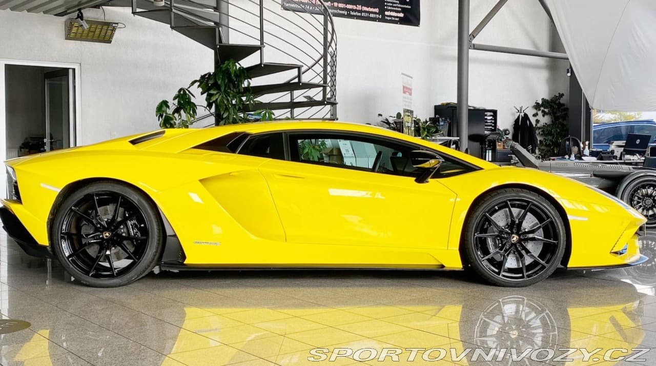 2017 Lamborghini AVENTADOR - 5