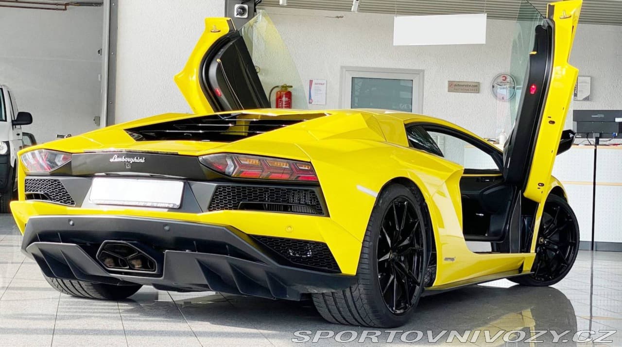 2017 Lamborghini AVENTADOR - 6