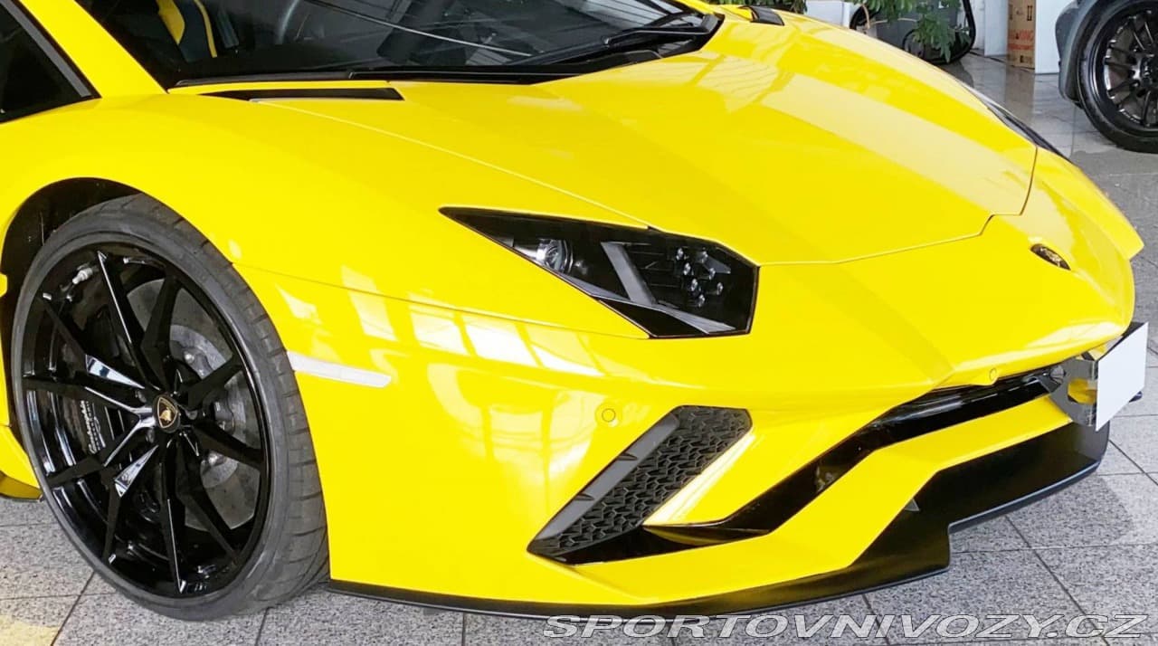 2017 Lamborghini AVENTADOR - 7