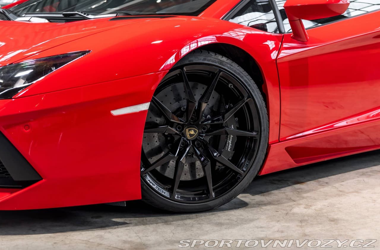 2013 Lamborghini AVENTADOR - 11