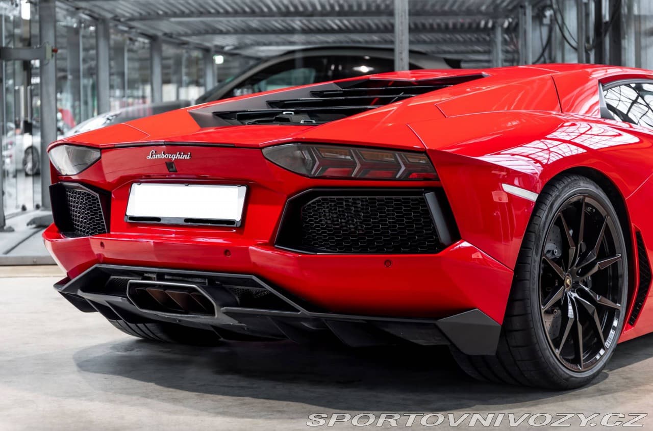 2013 Lamborghini AVENTADOR - 19