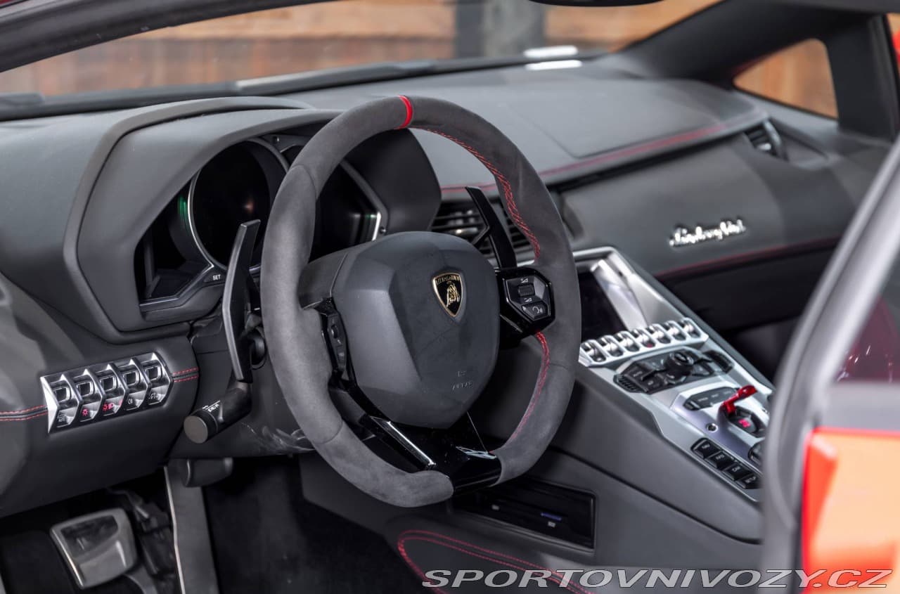 2013 Lamborghini AVENTADOR - 20