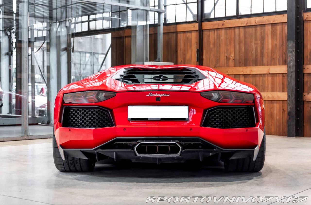 2013 Lamborghini AVENTADOR - 8