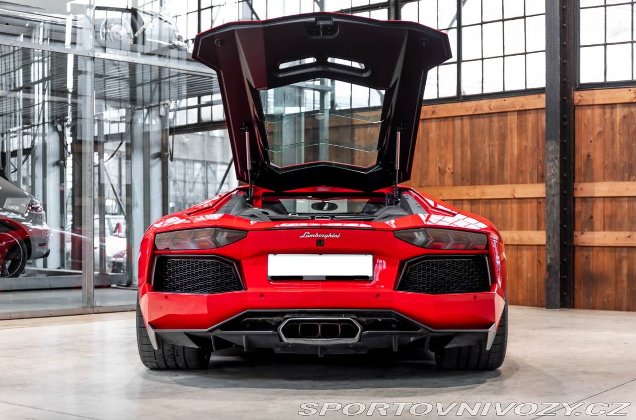 2013 Lamborghini AVENTADOR - 9