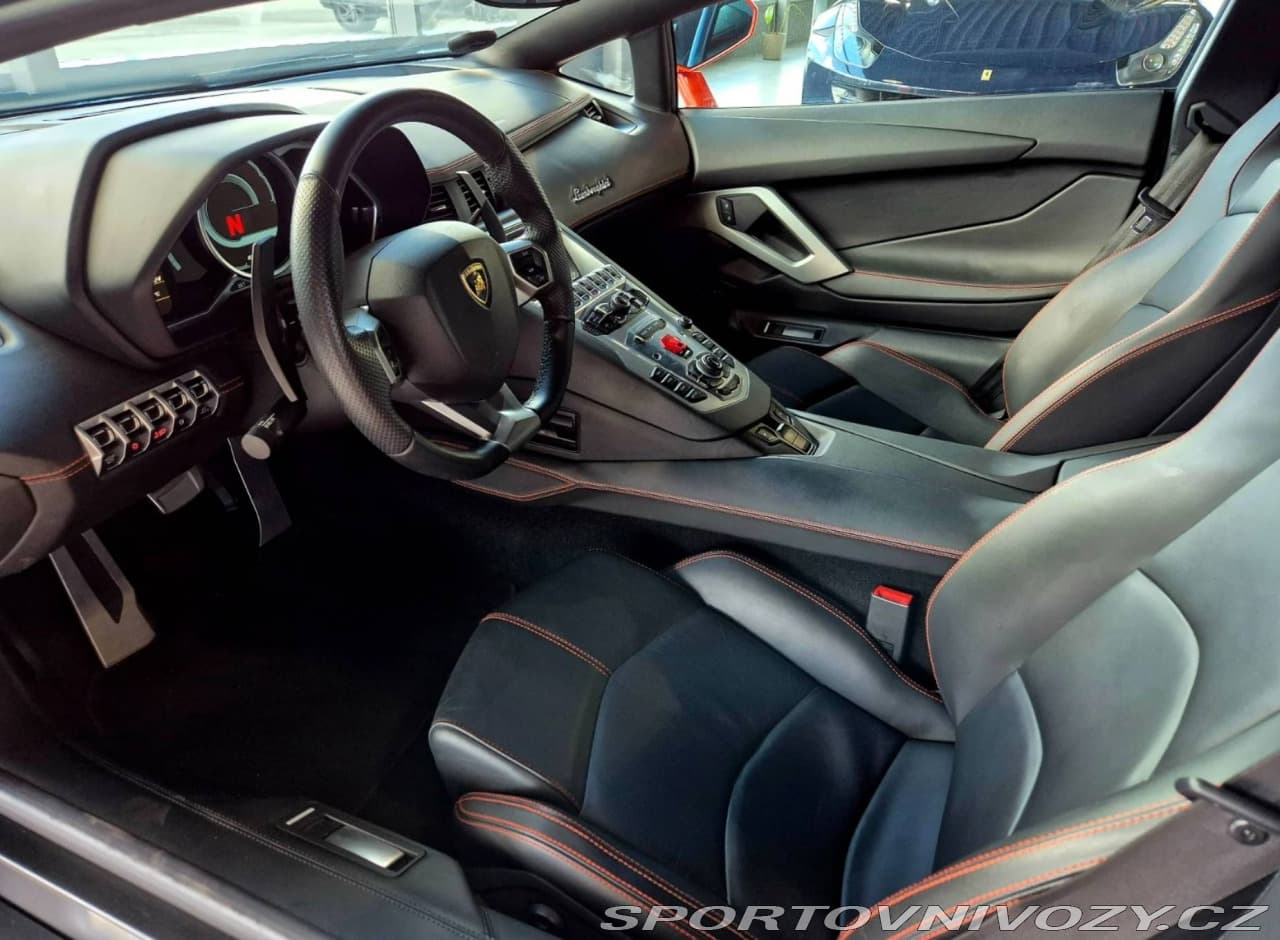 2013 Lamborghini AVENTADOR - 10