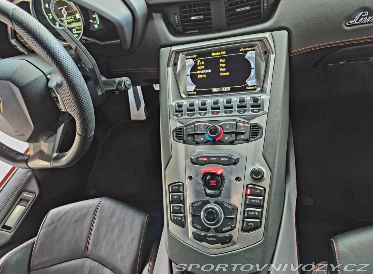 2013 Lamborghini AVENTADOR - 12