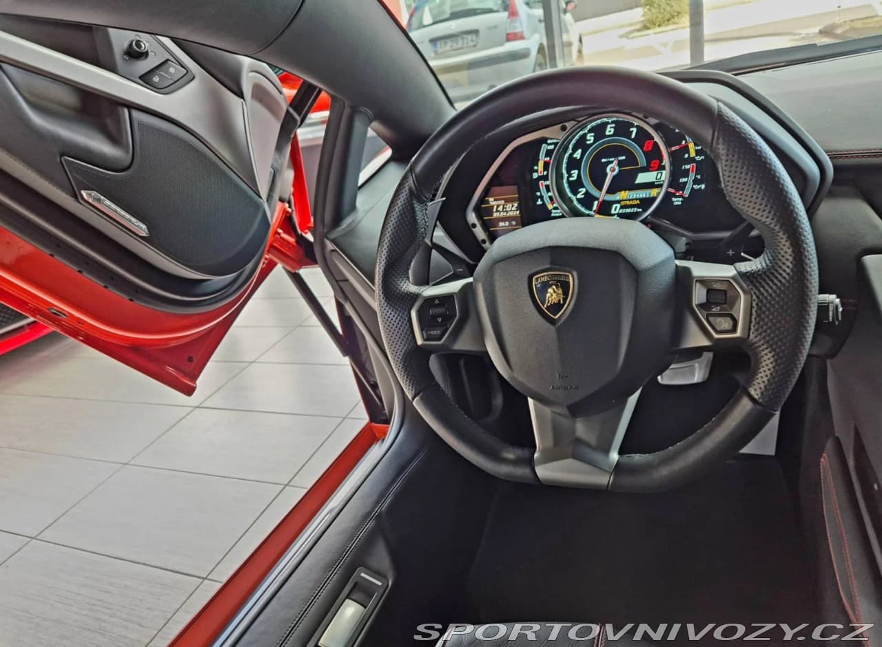 2013 Lamborghini AVENTADOR - 13