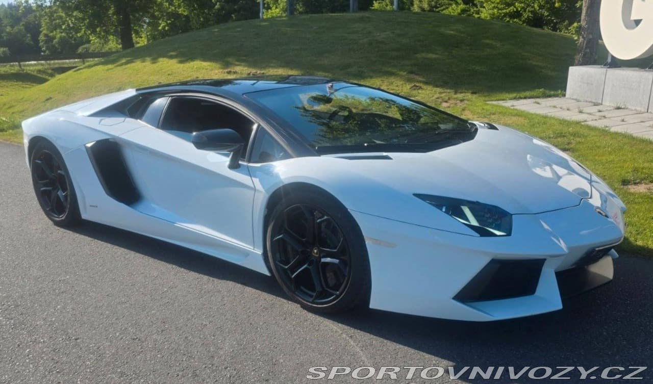 2012 Lamborghini AVENTADOR