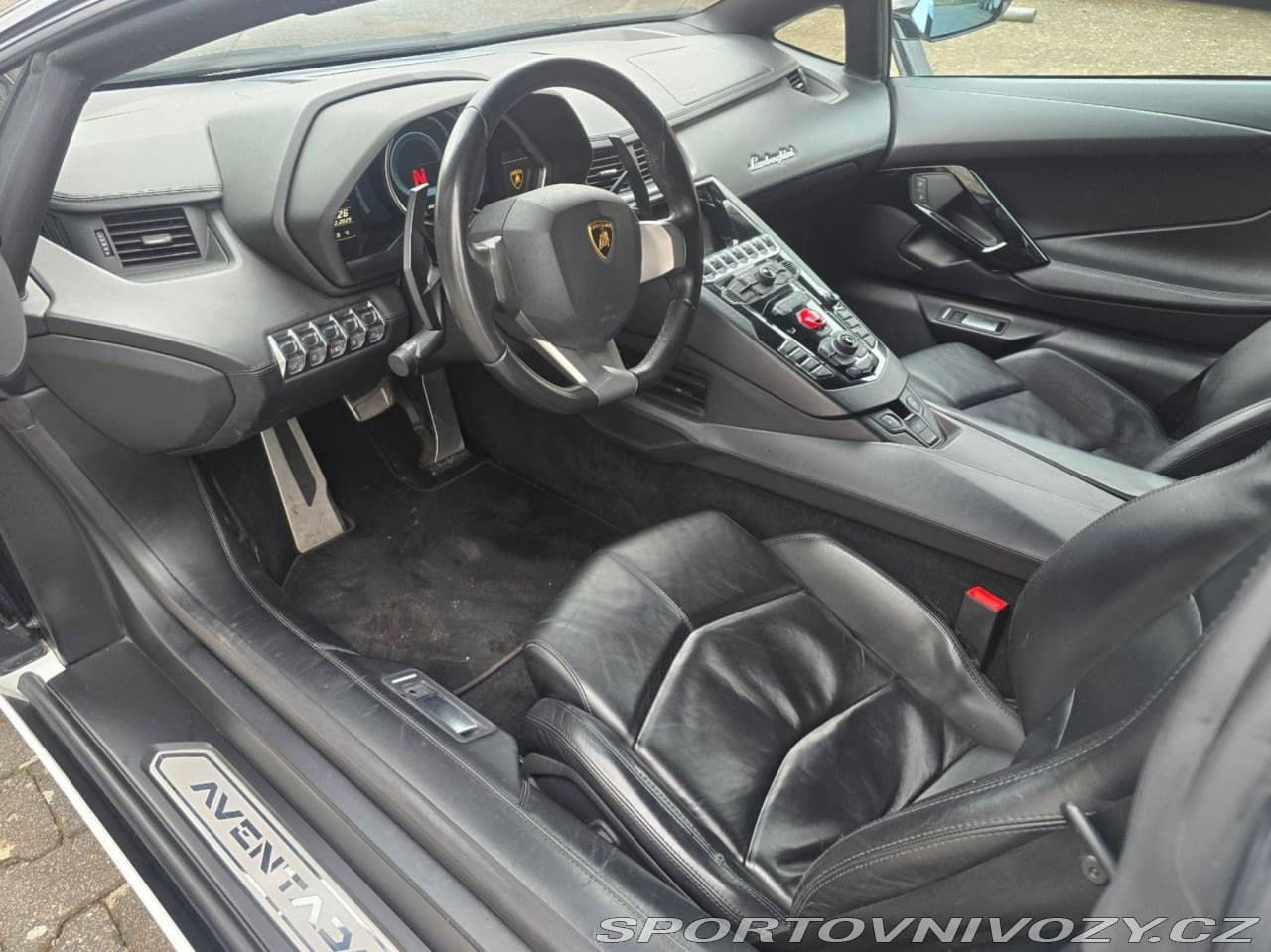 2012 Lamborghini AVENTADOR - 13