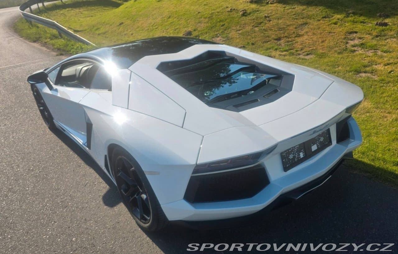2012 Lamborghini AVENTADOR - 6