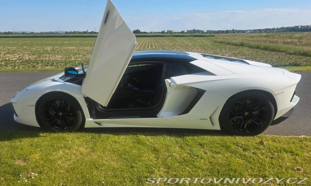 2012 Lamborghini AVENTADOR - 7