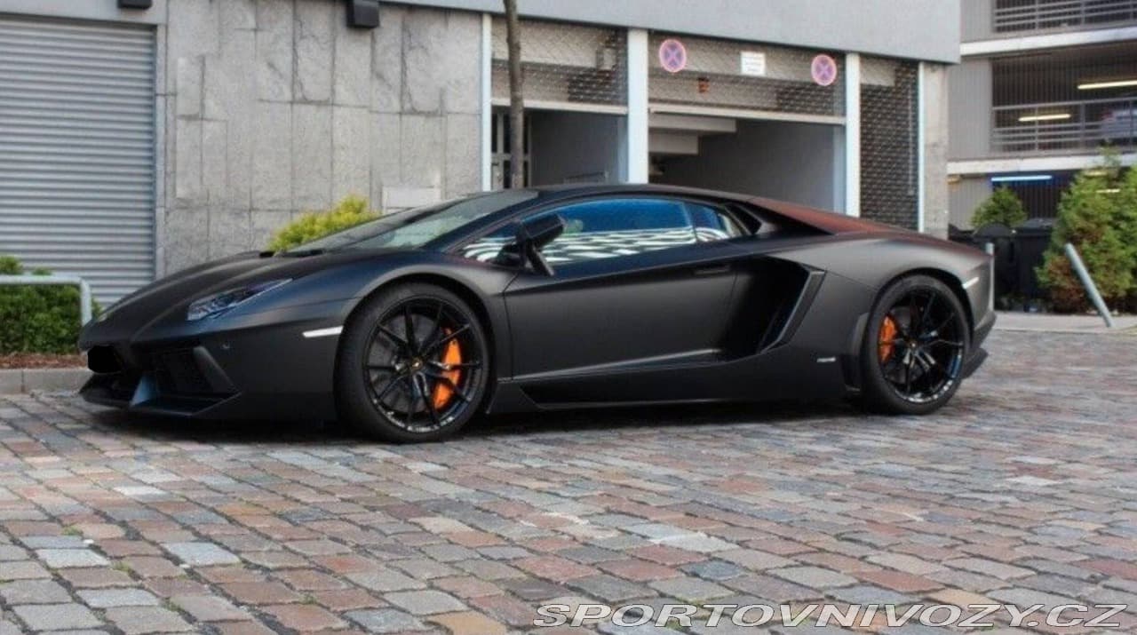 2011 Lamborghini AVENTADOR - 4