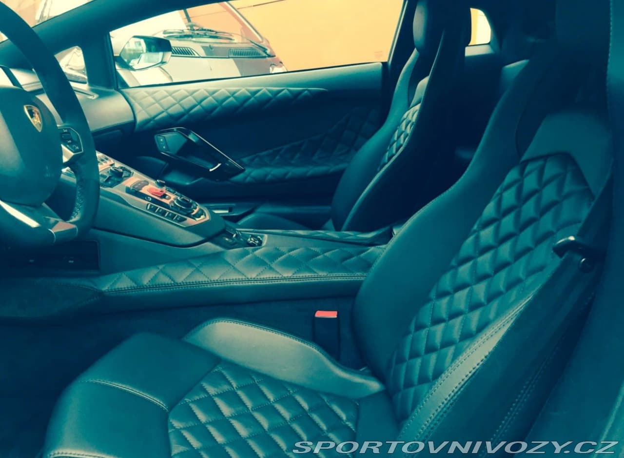 2011 Lamborghini AVENTADOR - 6