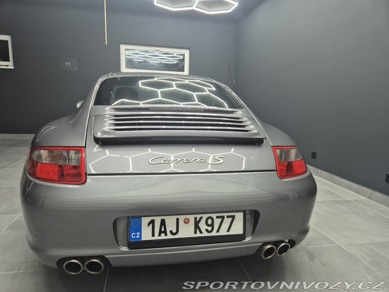2005 Porsche 911 - 11