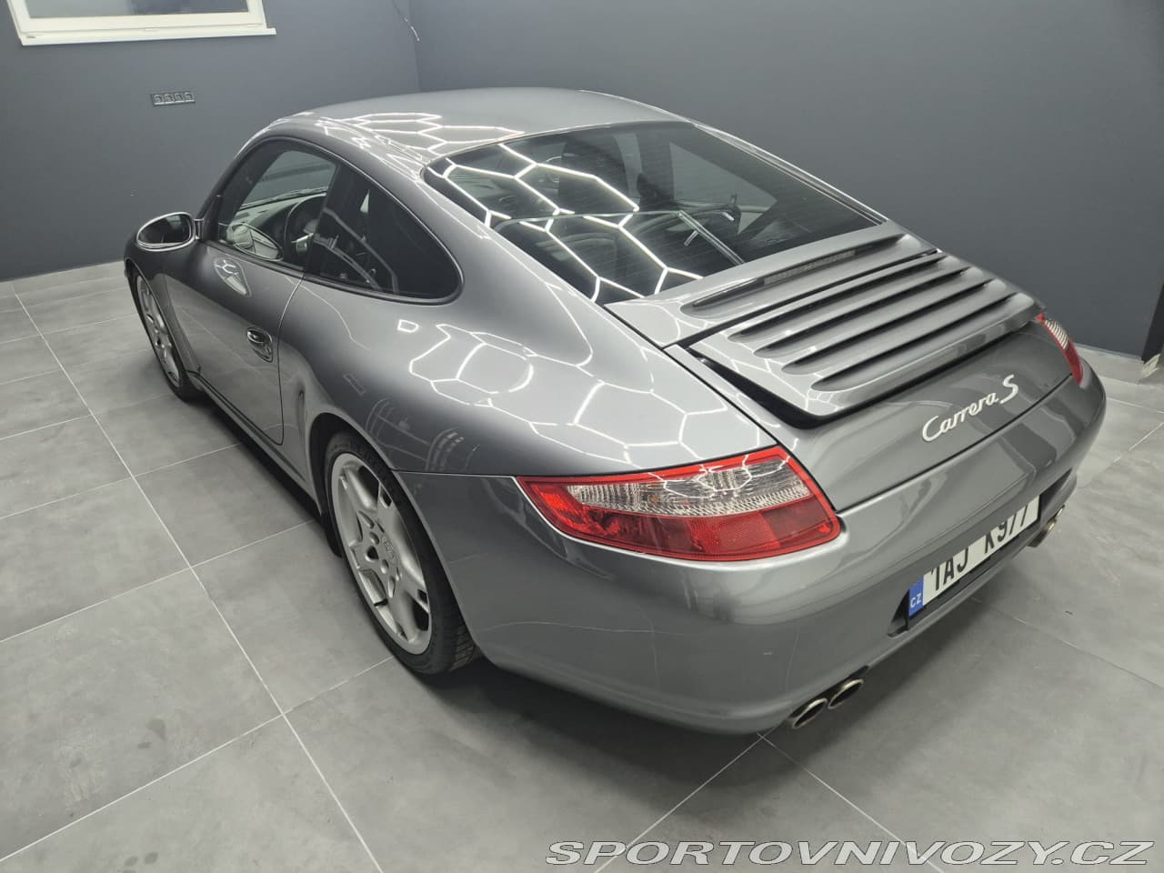 2005 Porsche 911 - 14