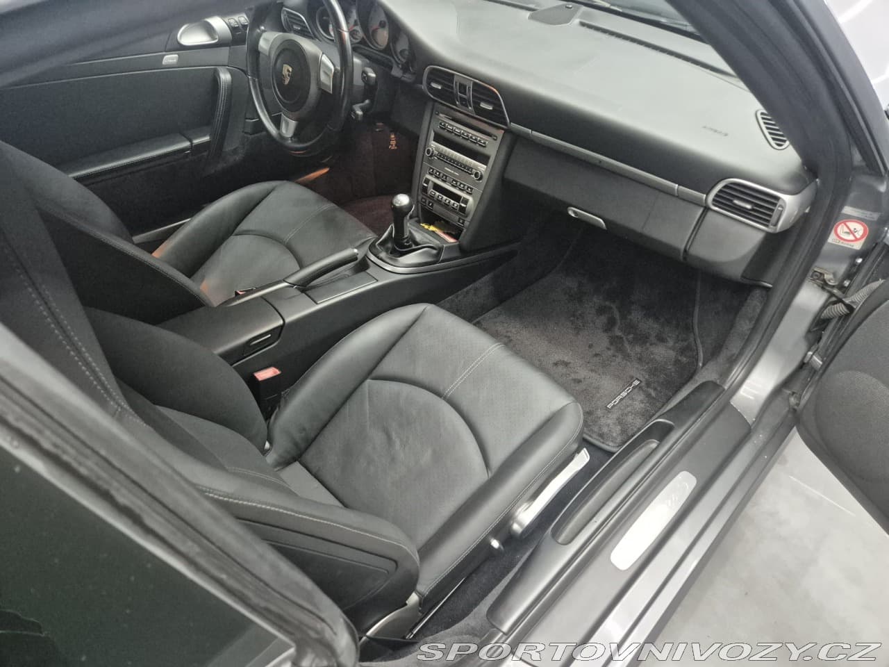 2005 Porsche 911 - 18