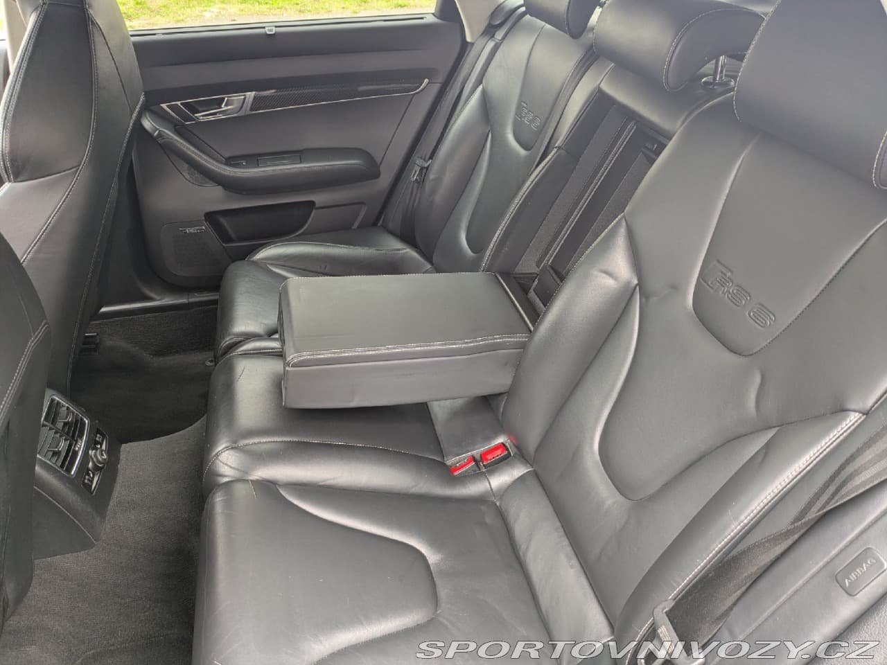 2010 Audi RS6 - 13