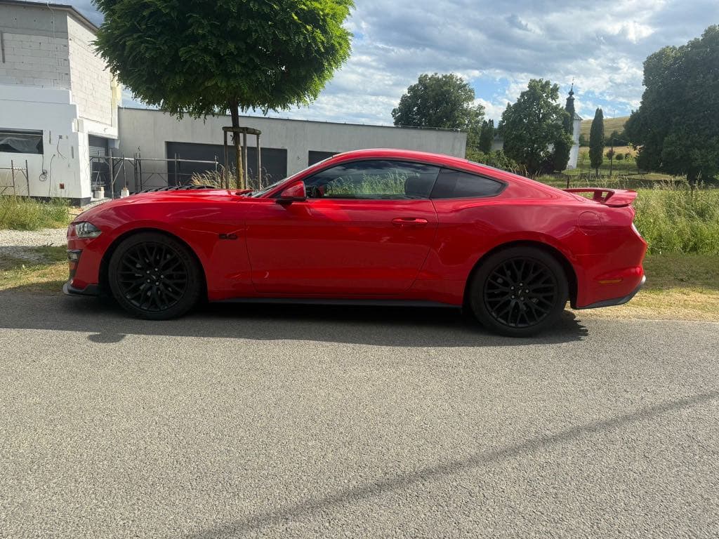 2018 Ford MUSTANG - 7
