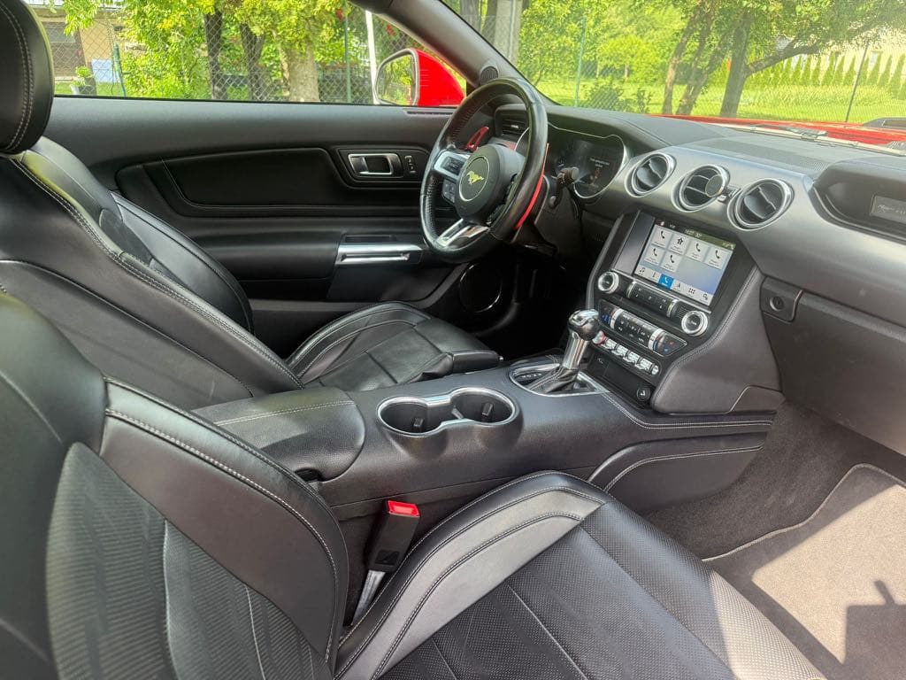 2018 Ford MUSTANG - 8