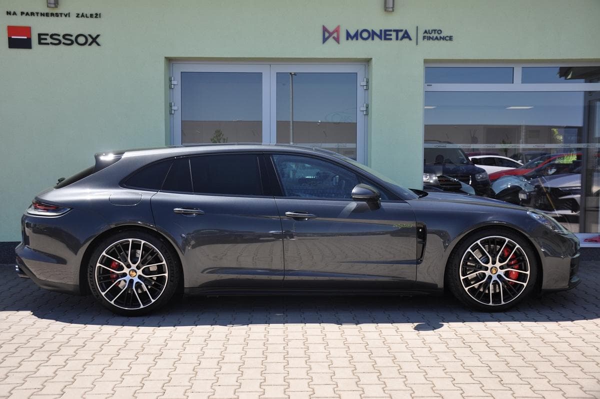 2022 Porsche PANAMERA - 12