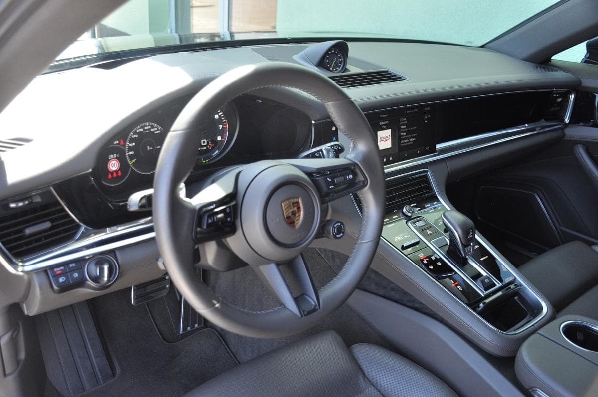 2022 Porsche PANAMERA - 15