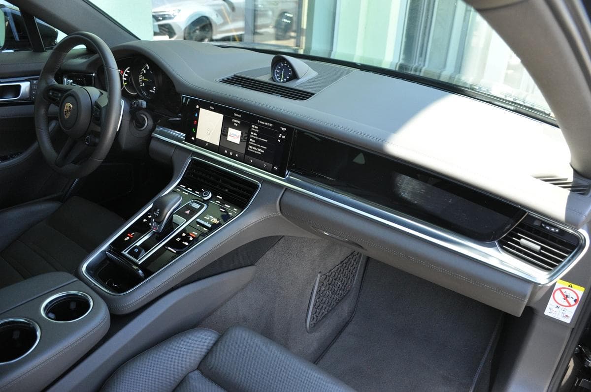 2022 Porsche PANAMERA - 18