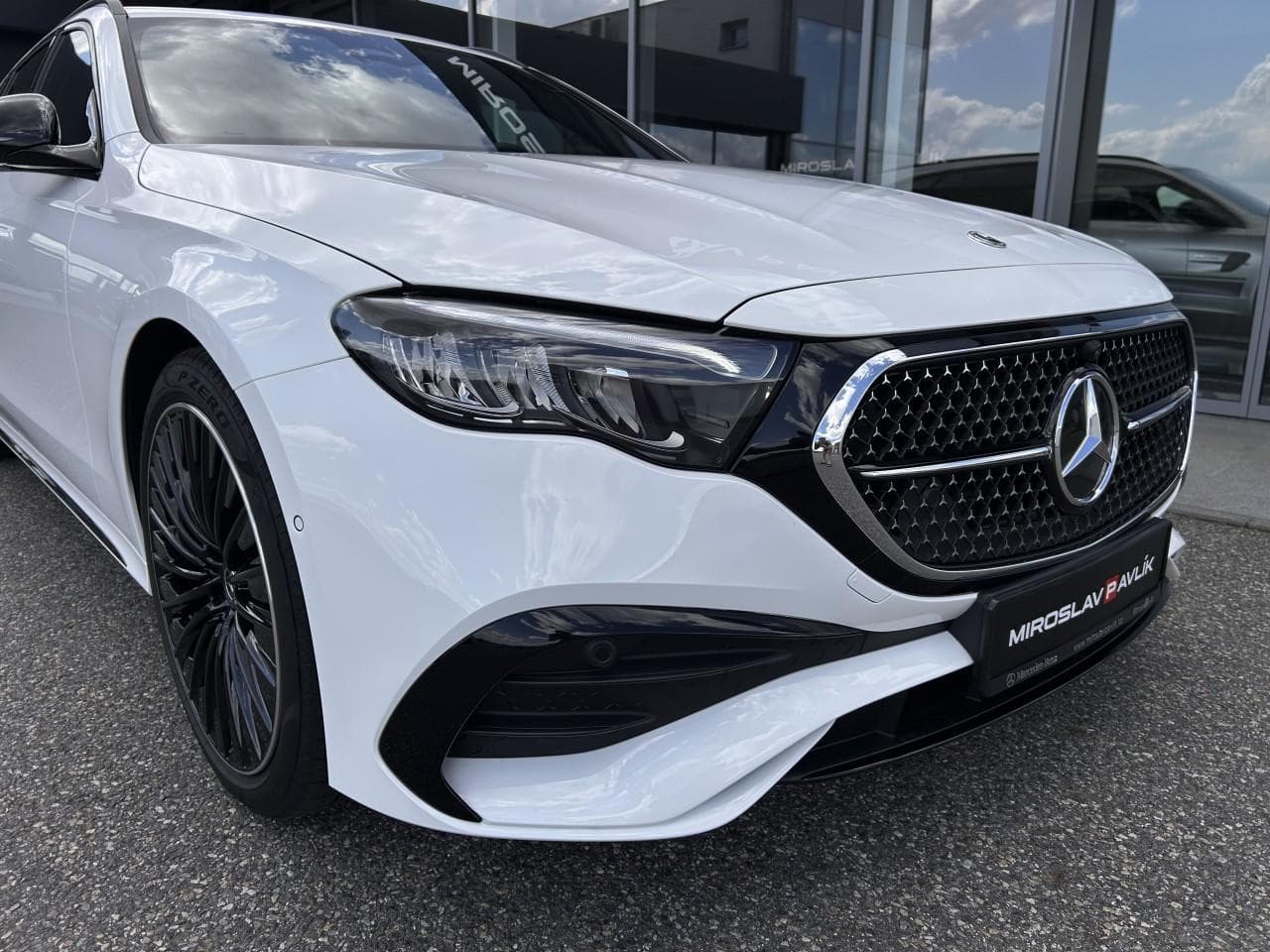 2025 Mercedes-Benz E-CLASS - 9