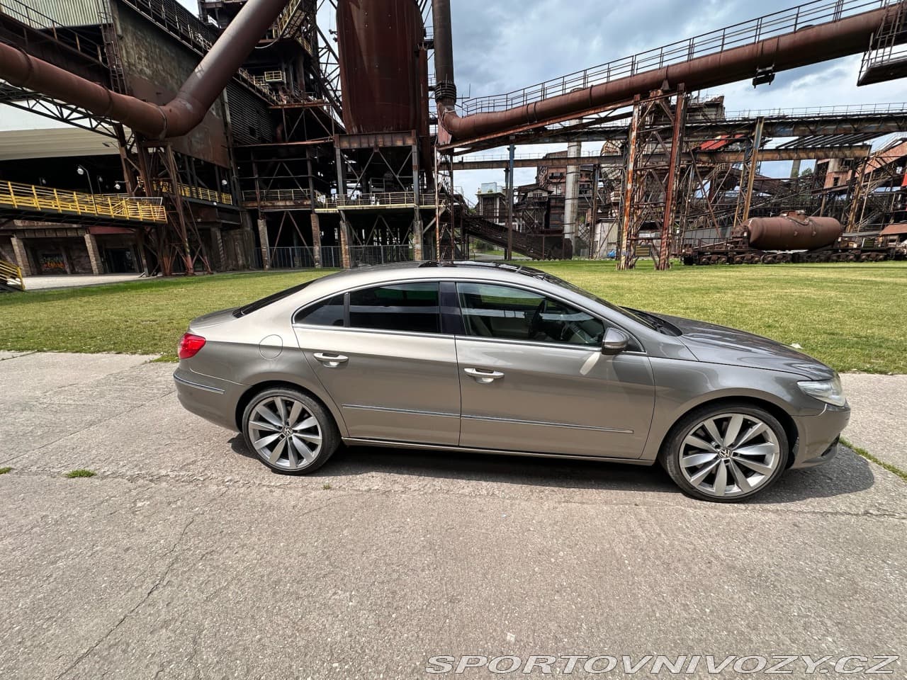 2009 Volkswagen PASSAT CC - 12