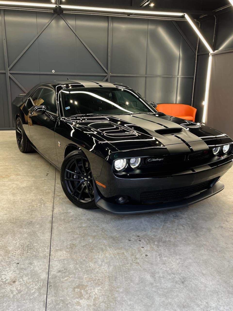 2020 Dodge CHALLENGER - 2