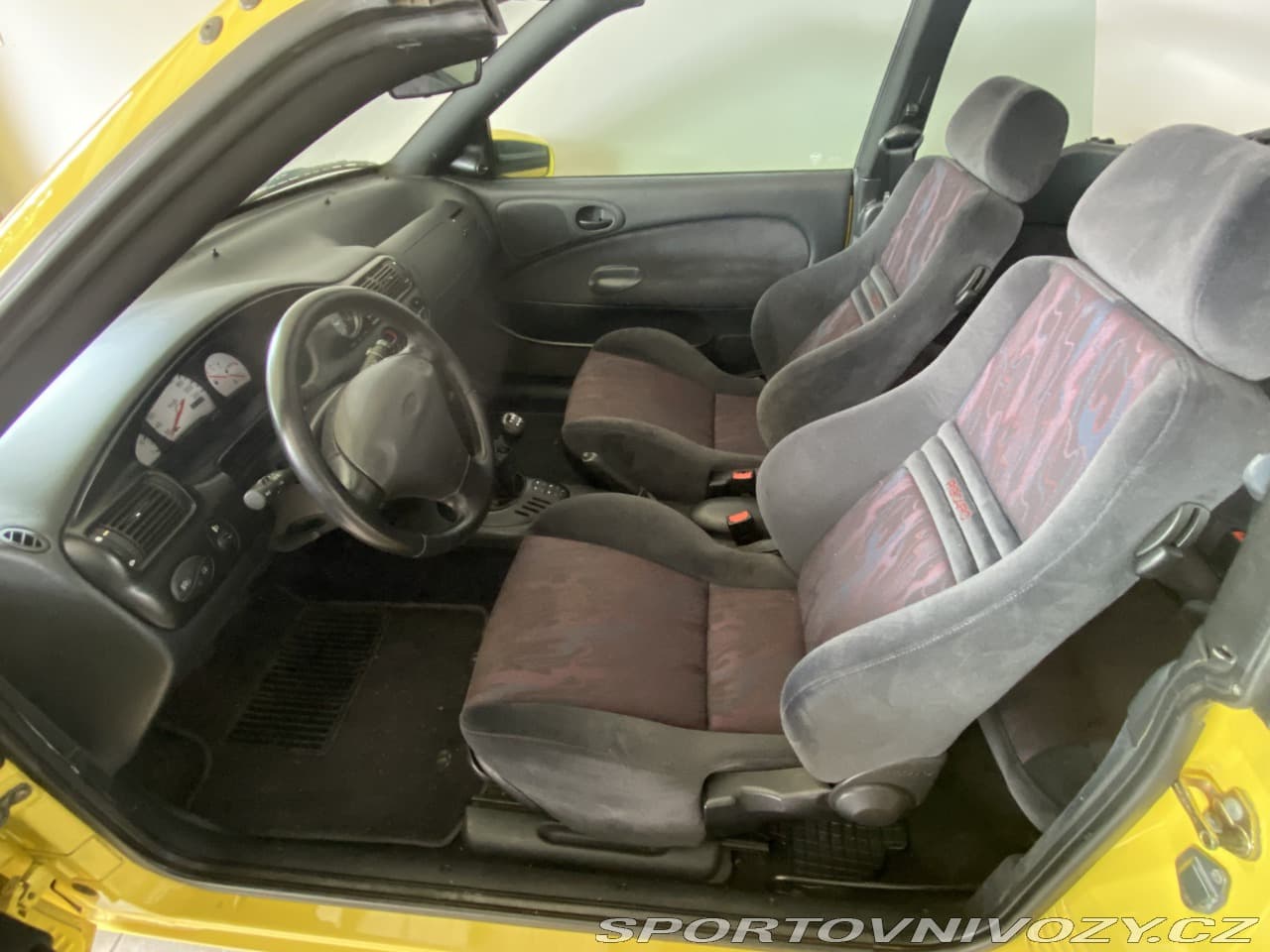 1995 Ford ESCORT - 13